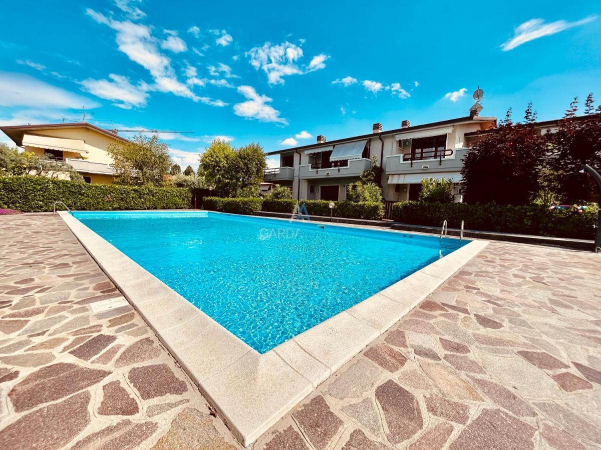 Perseo Apartment - 200M Dal Lago Di Garda Сирмионе Экстерьер фото