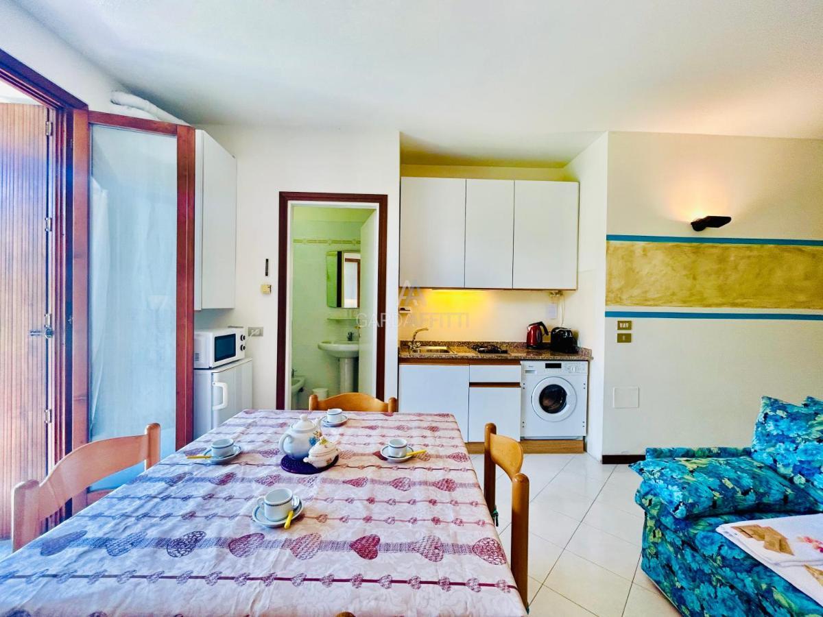 Perseo Apartment - 200M Dal Lago Di Garda Сирмионе Экстерьер фото