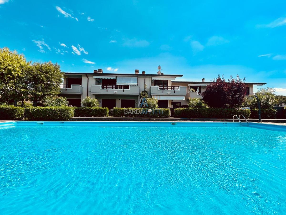 Perseo Apartment - 200M Dal Lago Di Garda Сирмионе Экстерьер фото
