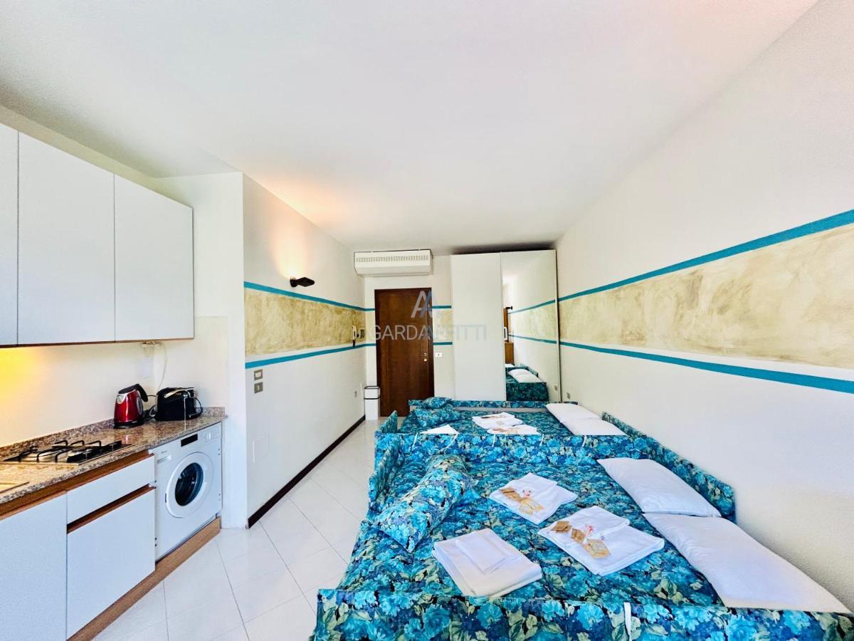 Perseo Apartment - 200M Dal Lago Di Garda Сирмионе Экстерьер фото