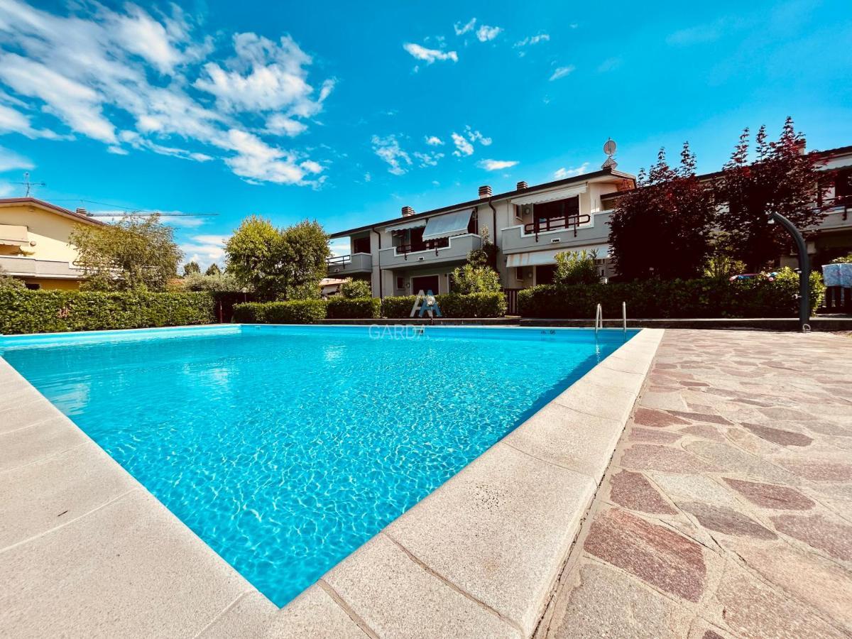Perseo Apartment - 200M Dal Lago Di Garda Сирмионе Экстерьер фото